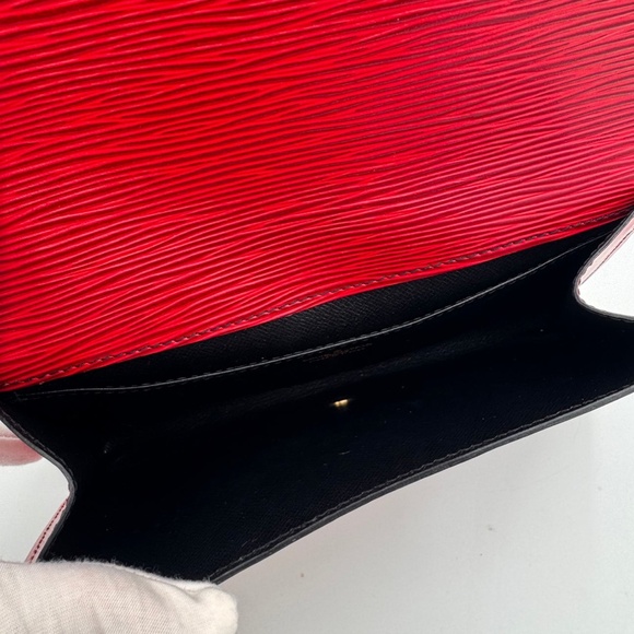 LOUIS VUITTON Epi Art Deco Clutch Red - Picture 7 of 11